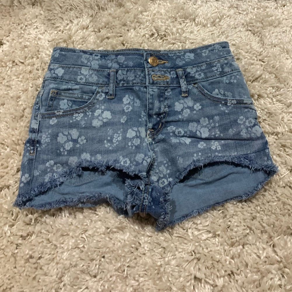 High Rise Flower Patterned Shorts - Picture 1 of 3